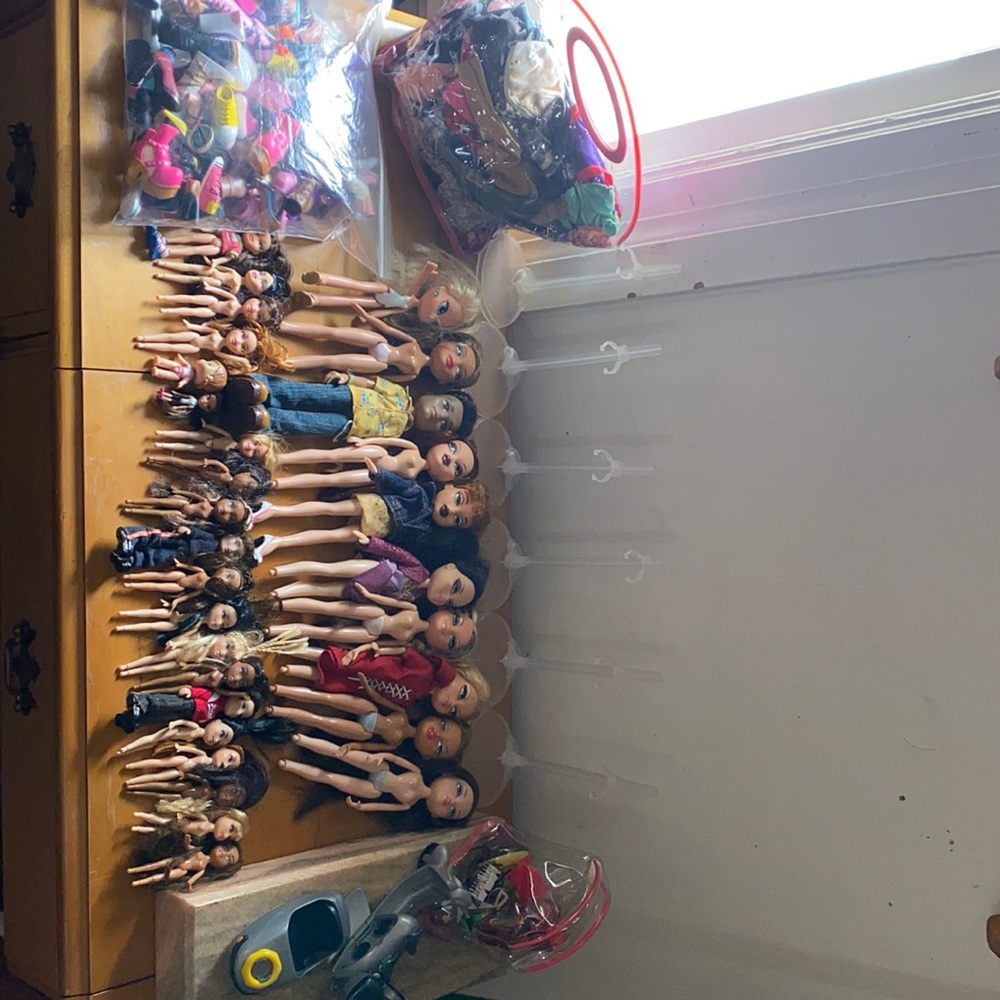 Bratz doll lot